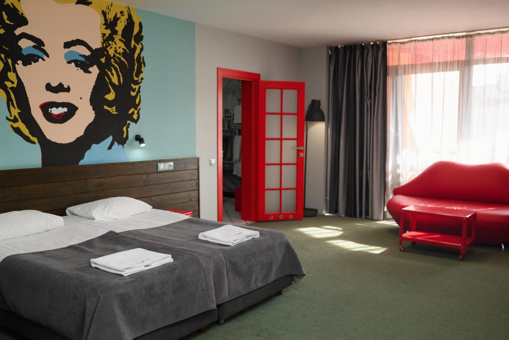 Emigrand Art Hotel Uzhhorod Exterior photo